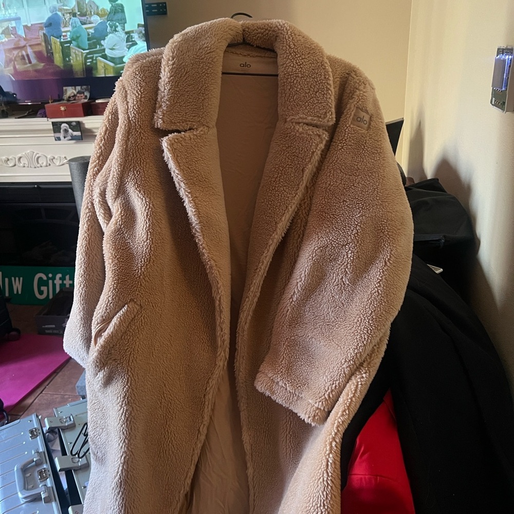 ALO Yoga Cream Teddy Jacket